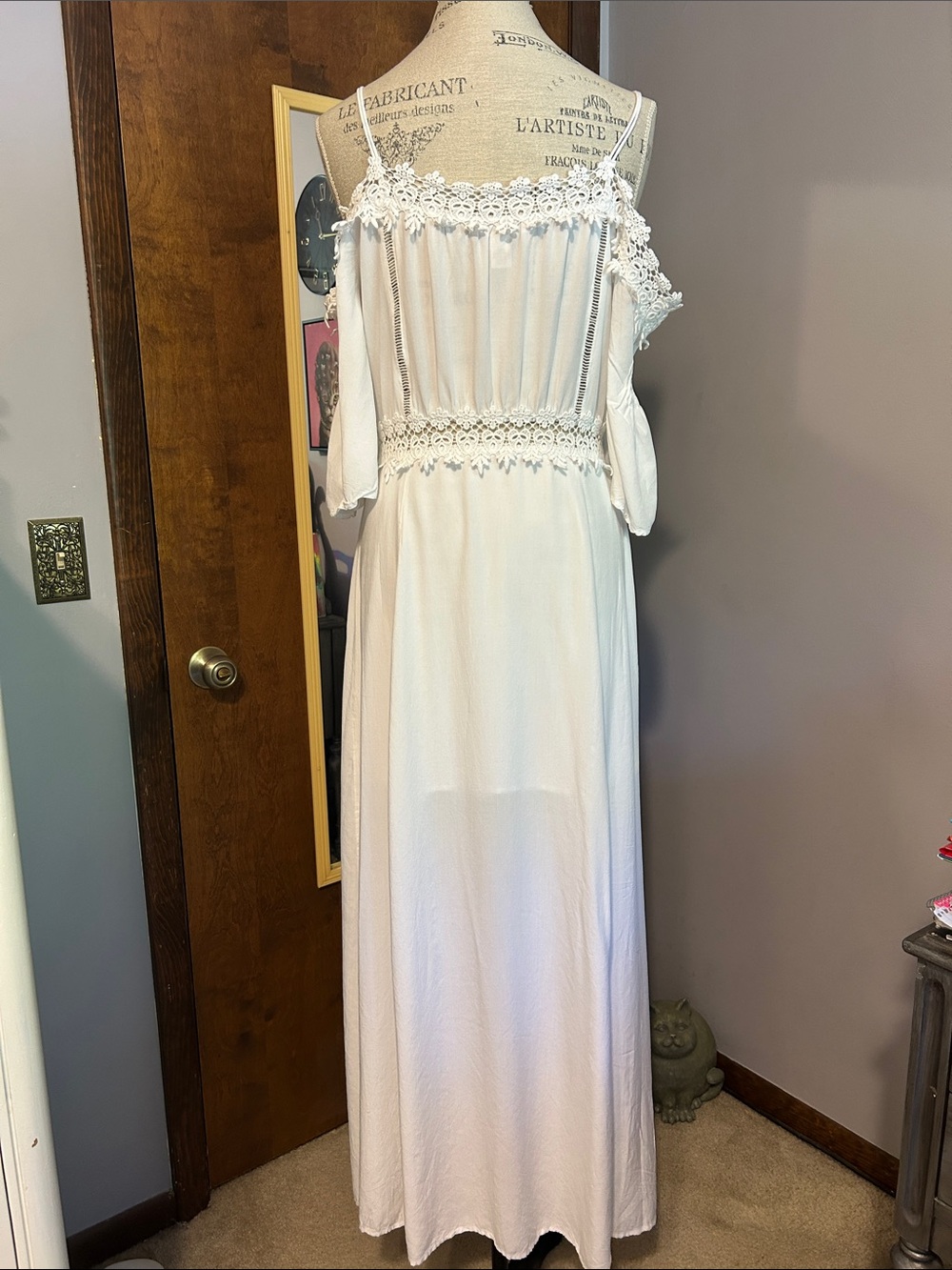 Beautiful Romantic Off-The-Shoulder White Dress - Picture 7 of 11
